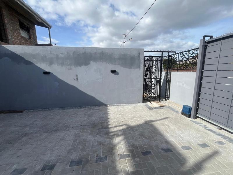 2 Bedroom Property for Sale in Kensington Western Cape
